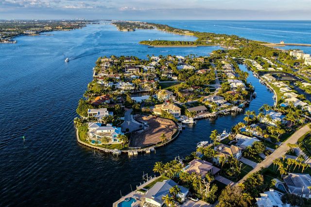 92 Island Drive S, Ocean Ridge, FL 33435