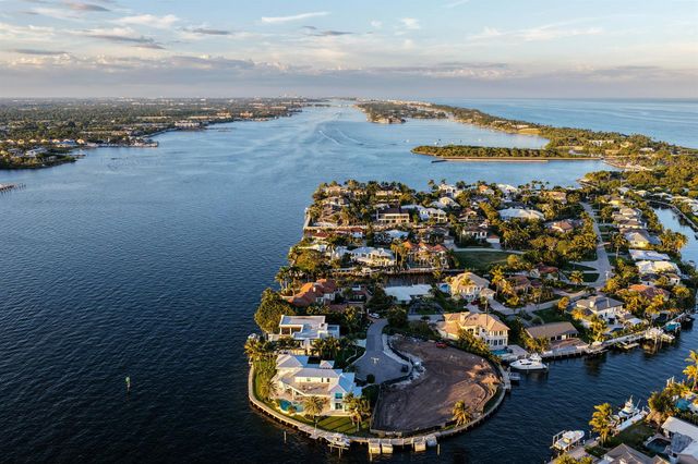 92 Island Drive S, Ocean Ridge, FL 33435