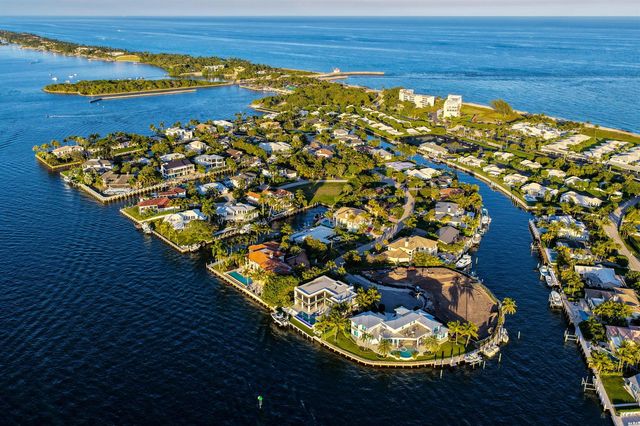 92 Island Drive S, Ocean Ridge, FL 33435
