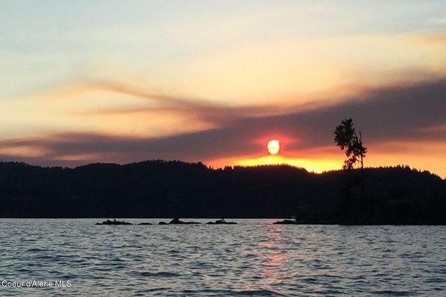 4926 S Scenic Dr, Coeur D'alene, ID 83814