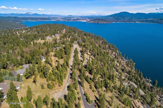 4926 S Scenic Dr, Coeur D'alene, ID 83814