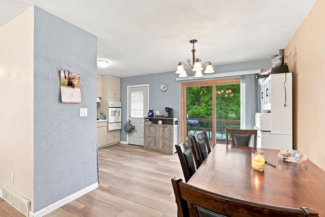 3916 8th Street, East Moline, IL 61244