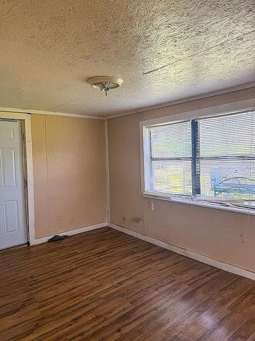 1821 Johnson, Greenville, TX 75401