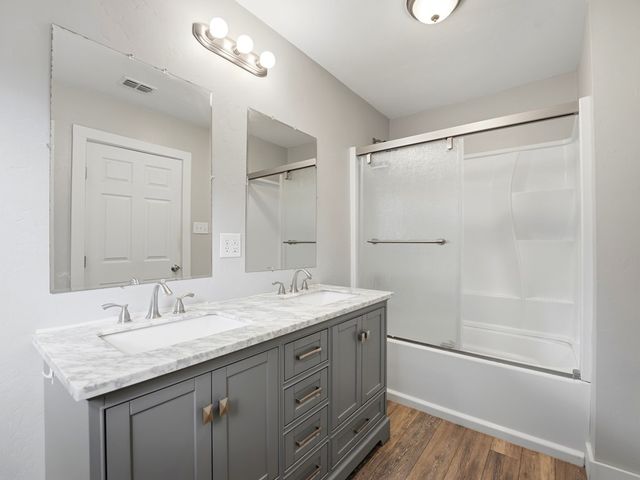 929 Golf St, Kerrville, TX 78028