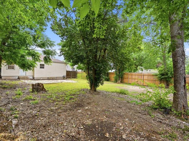 929 Golf St, Kerrville, TX 78028