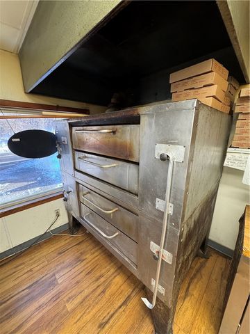 138 Unity Center Rd, Plum Boro, PA 15239