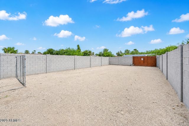 2711 N 7TH Street, Phoenix, AZ 85006