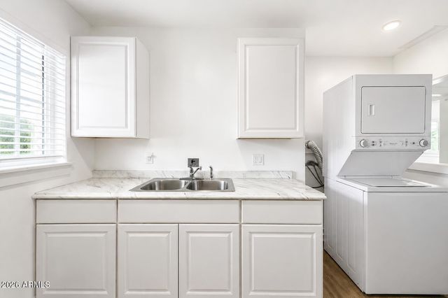 2711 N 7TH Street, Phoenix, AZ 85006