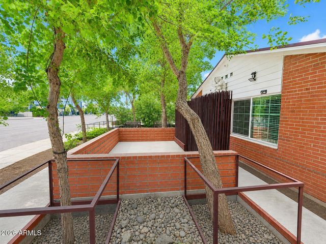 2711 N 7TH Street, Phoenix, AZ 85006
