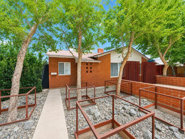 2711 N 7TH Street, Phoenix, AZ 85006