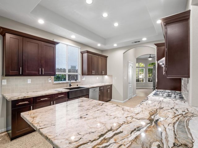 852 N Cherry Lane, Clovis, CA 93611