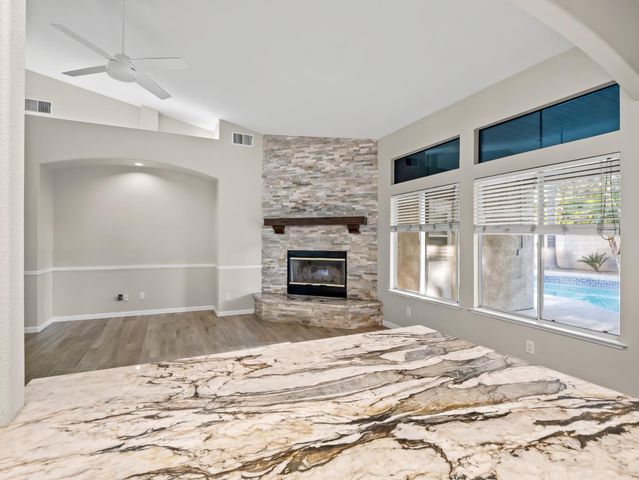 852 N Cherry Lane, Clovis, CA 93611