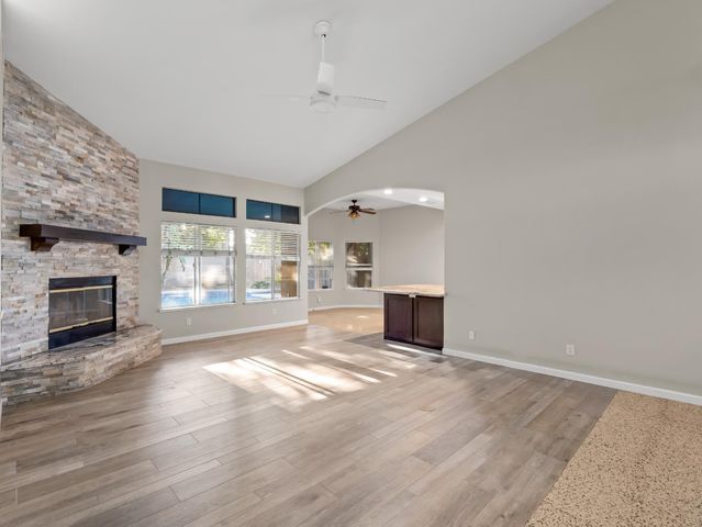 852 N Cherry Lane, Clovis, CA 93611