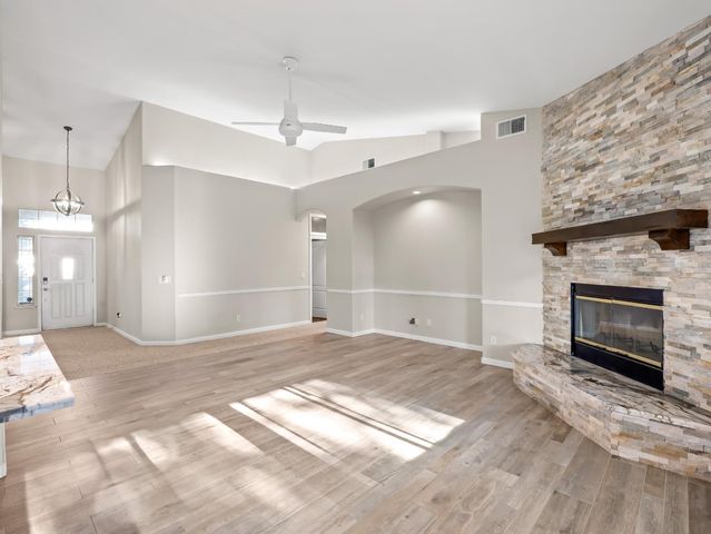 852 N Cherry Lane, Clovis, CA 93611