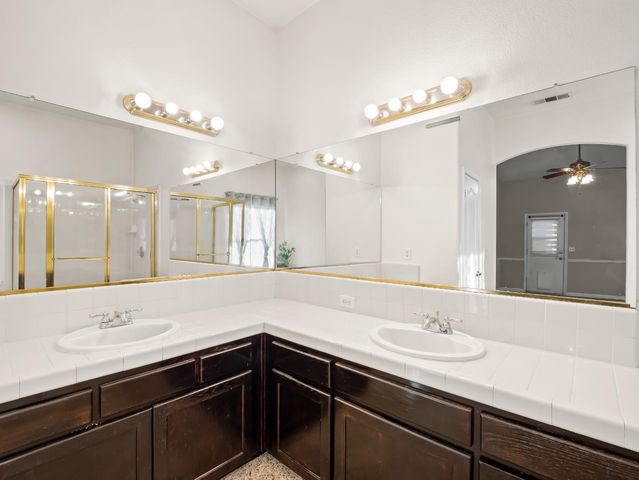 852 N Cherry Lane, Clovis, CA 93611