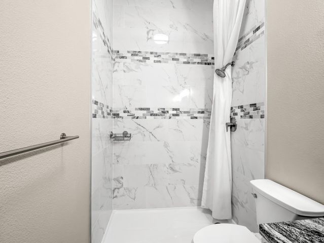 852 N Cherry Lane, Clovis, CA 93611