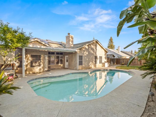 852 N Cherry Lane, Clovis, CA 93611