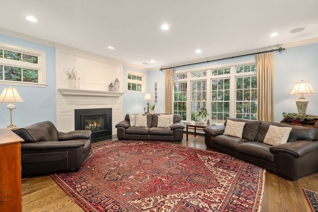 49 Whittier Road, Wellesley, MA 02481