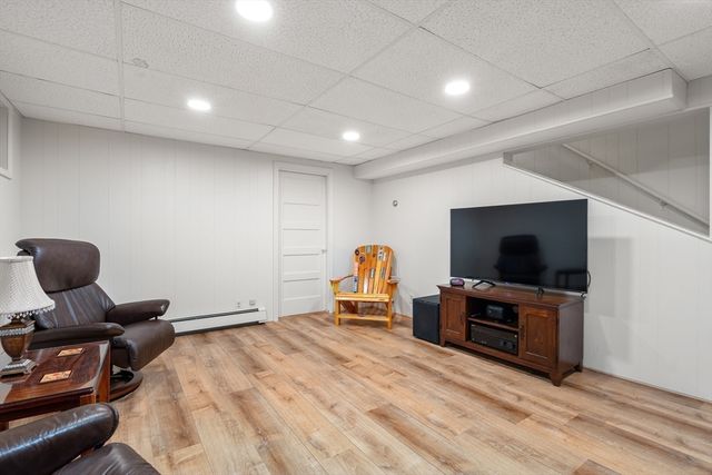 49 Whittier Road, Wellesley, MA 02481