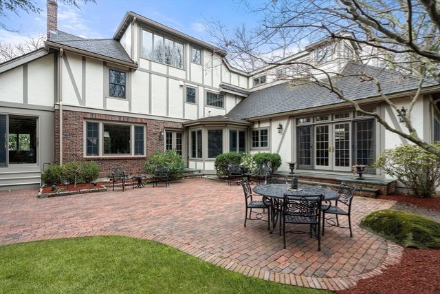 49 Whittier Road, Wellesley, MA 02481