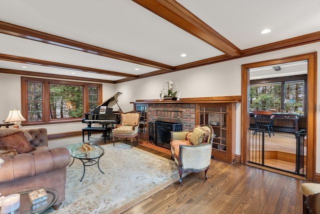 49 Whittier Road, Wellesley, MA 02481