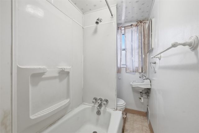 352 39th St, Lawrenceville, PA 15201