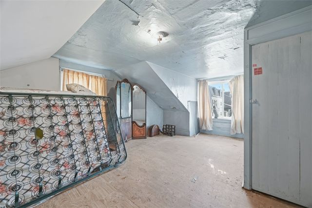 352 39th St, Lawrenceville, PA 15201