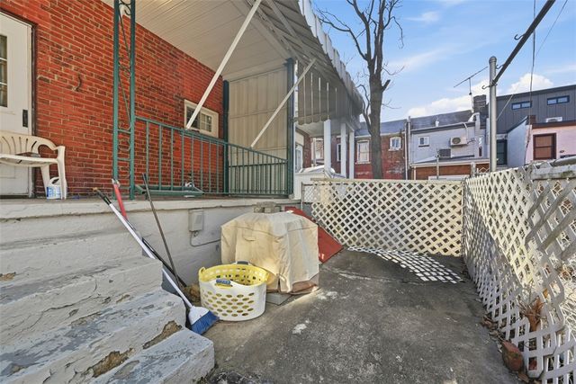 352 39th St, Lawrenceville, PA 15201