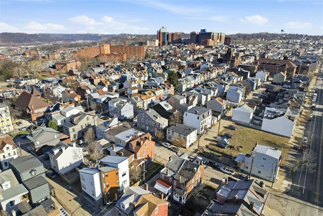 352 39th St, Lawrenceville, PA 15201