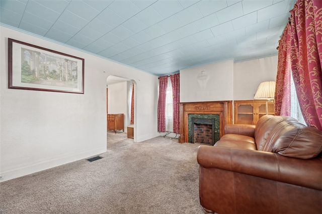 352 39th St, Lawrenceville, PA 15201