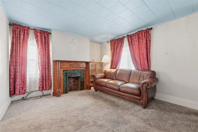 352 39th St, Lawrenceville, PA 15201