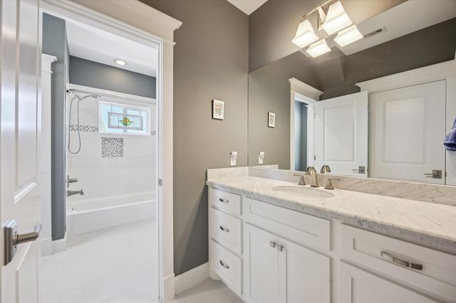 13 Sunrise Row, Galveston, TX 77554