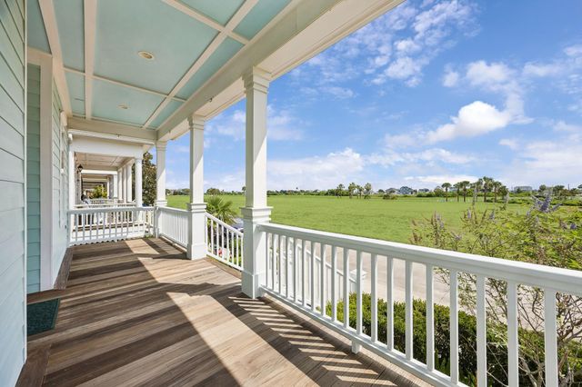 13 Sunrise Row, Galveston, TX 77554