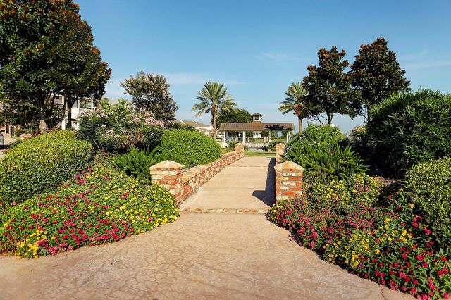 13 Sunrise Row, Galveston, TX 77554