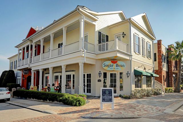 13 Sunrise Row, Galveston, TX 77554