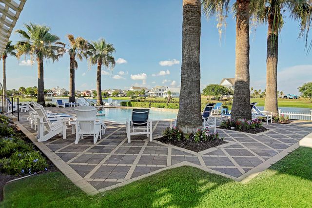 13 Sunrise Row, Galveston, TX 77554