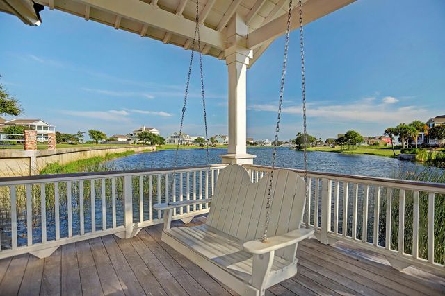 13 Sunrise Row, Galveston, TX 77554