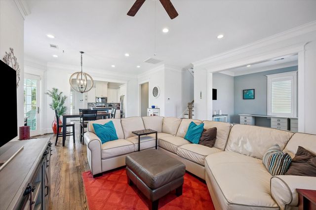 13 Sunrise Row, Galveston, TX 77554