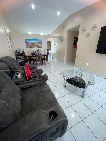 7681 NW 178th Ter, Hialeah, FL 33015