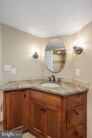207 ANTHONY WAYNE DR, Wayne, PA 19087