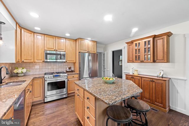 207 ANTHONY WAYNE DR, Wayne, PA 19087