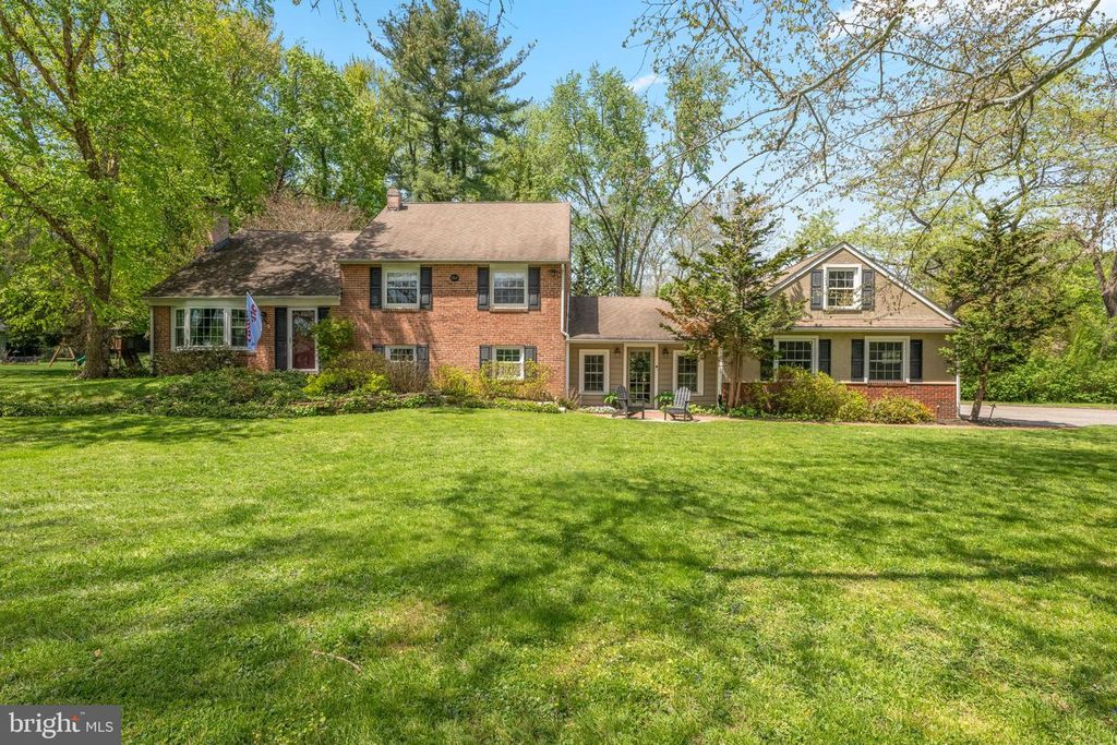 207 ANTHONY WAYNE DR, Wayne, PA 19087