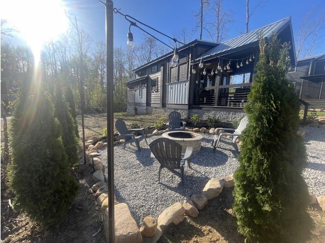 122 Hemlock Cv, Tracy City, TN 37387