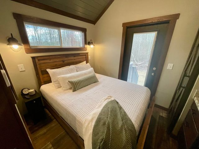 122 Hemlock Cv, Tracy City, TN 37387