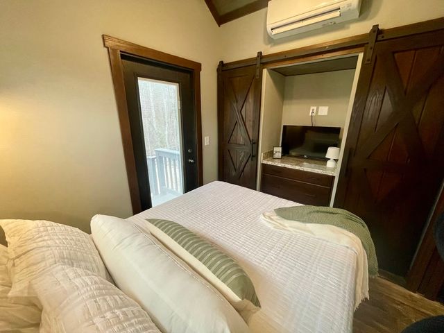 122 Hemlock Cv, Tracy City, TN 37387