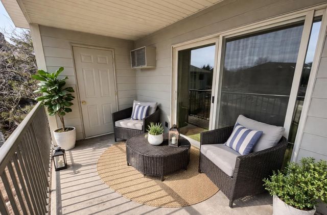 2110 Ridge Drive 32, Saint Louis Park, MN 55416