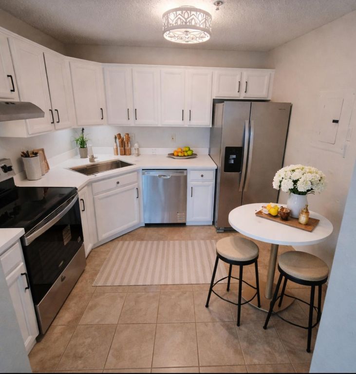 2110 Ridge Drive 32, Saint Louis Park, MN 55416