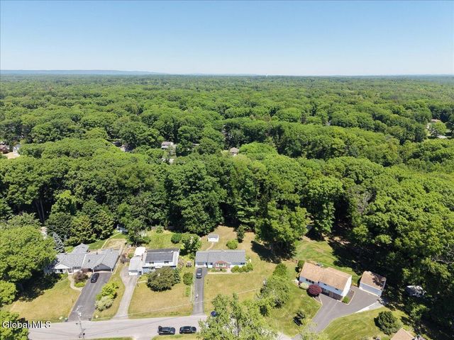 73 Saratoga Drive, Glenville, NY 12302