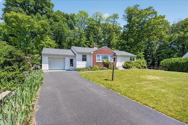 73 Saratoga Drive, Glenville, NY 12302