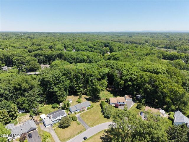 73 Saratoga Drive, Glenville, NY 12302